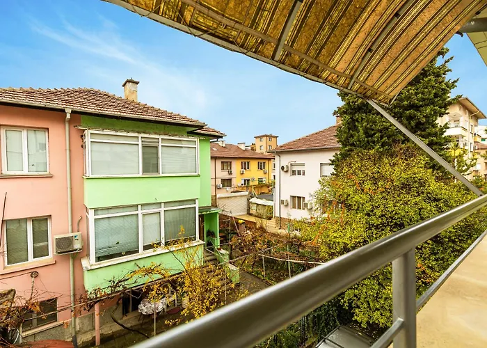 Quiet Near The Center By Flat Mаnager *